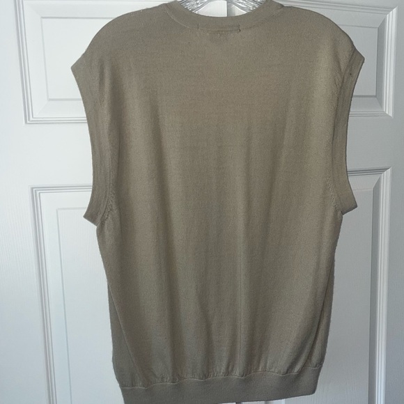 Tiger Woods Collection Tan V-Neck Sweater with Relaxed Fit - Picture 6 of 7